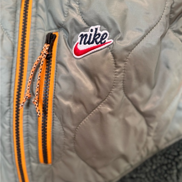 Nike Heritage Sherpa Quilted Fleece Vest Green - Picture 3 of 6